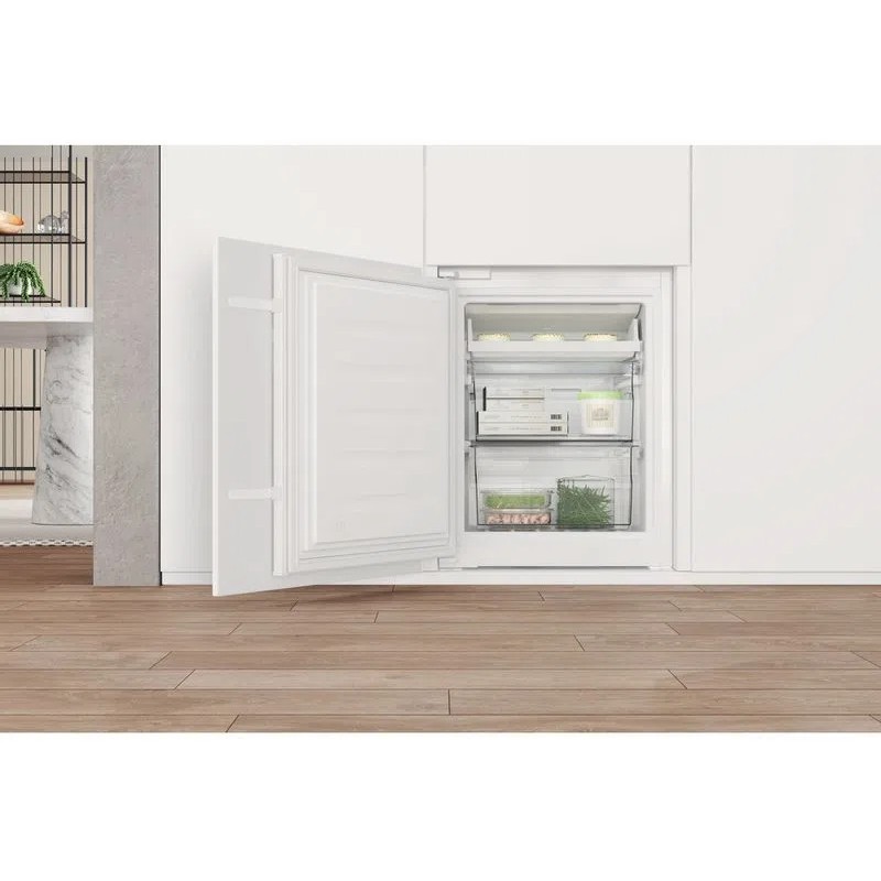 Холодильник Whirlpool WHC18T341