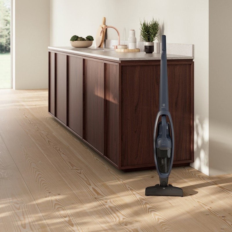 Аккумуляторный пылесос «2 в 1» Electrolux ES52CB18DB