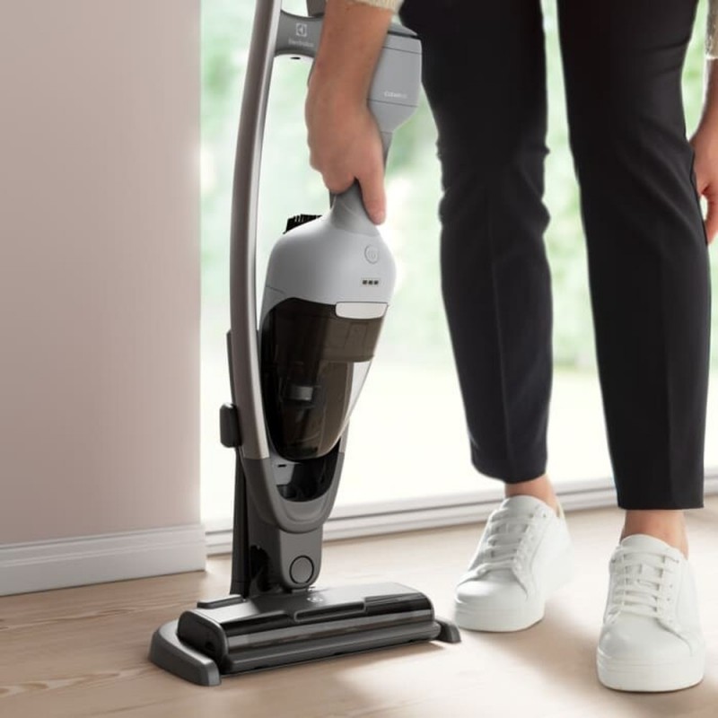 Аккумуляторный пылесос «2 в 1» Electrolux ES62CB25UG