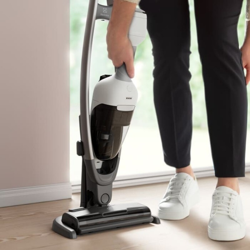 Аккумуляторный пылесос «2 в 1» Electrolux ES62HB25UV